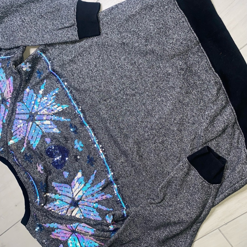 Victoria's Secret Pink Gray Sequin Top - Picture 7 of 8
